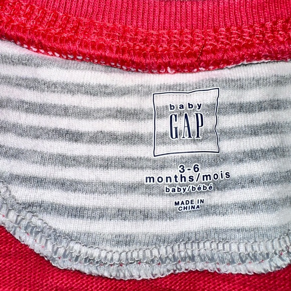 EUC Baby Gap Red Longsleeve Sleeper Button Bum Detail - Picture 3 of 4